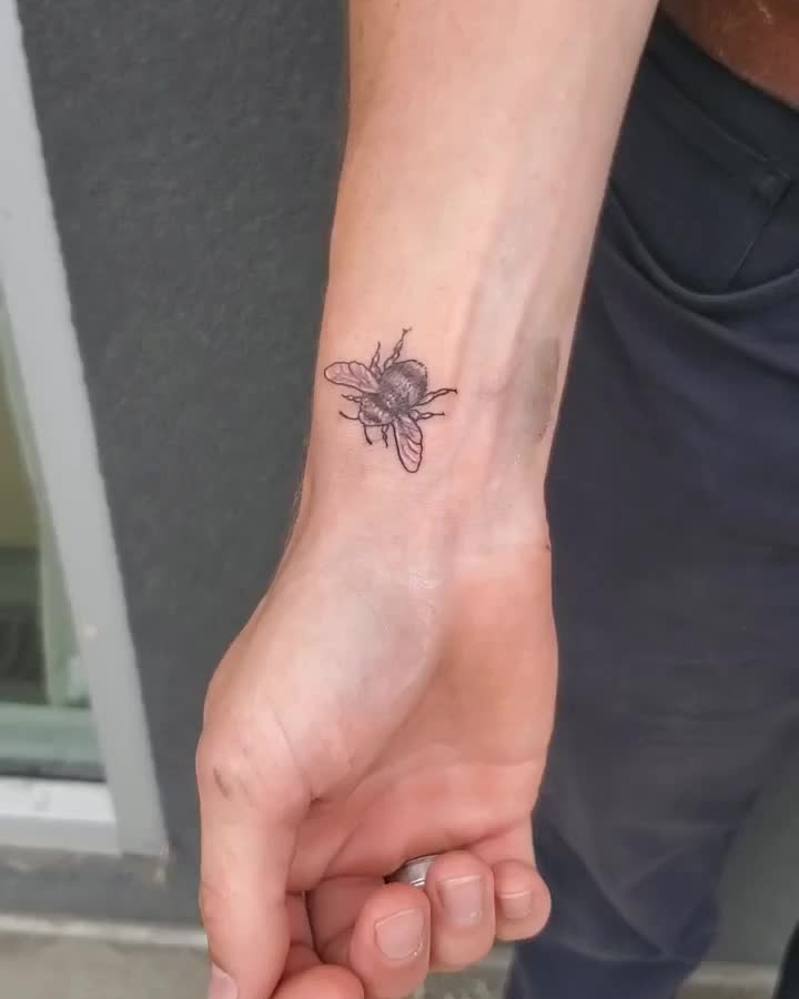 Bee Tattoo — Clay Walker Tattoo